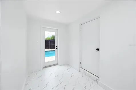 4095 Locust Street NE St Petersburg FL 33703