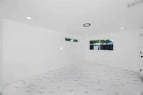 4095 Locust Street NE St Petersburg FL 33703