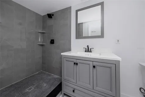 4095 Locust Street NE St Petersburg FL 33703