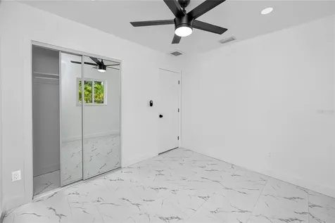 4095 Locust Street NE St Petersburg FL 33703