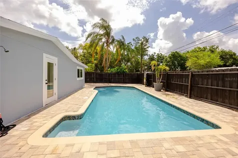4095 Locust Street NE St Petersburg FL 33703
