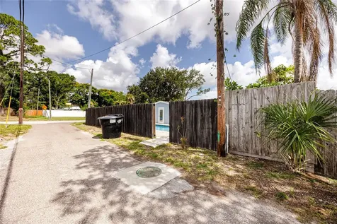 4095 Locust Street NE St Petersburg FL 33703