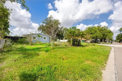 4095 Locust Street NE St Petersburg FL 33703