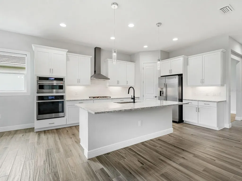 8282 Grande Shores Drive Sarasota FL 34240