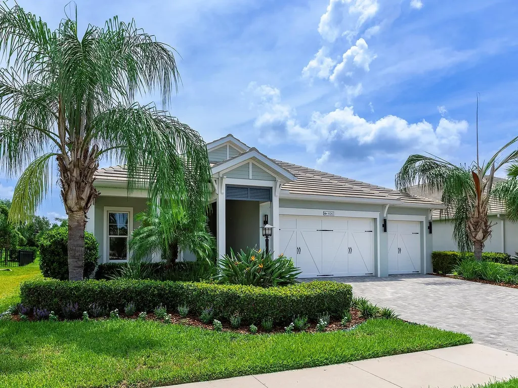 8282 Grande Shores Drive Sarasota FL 34240