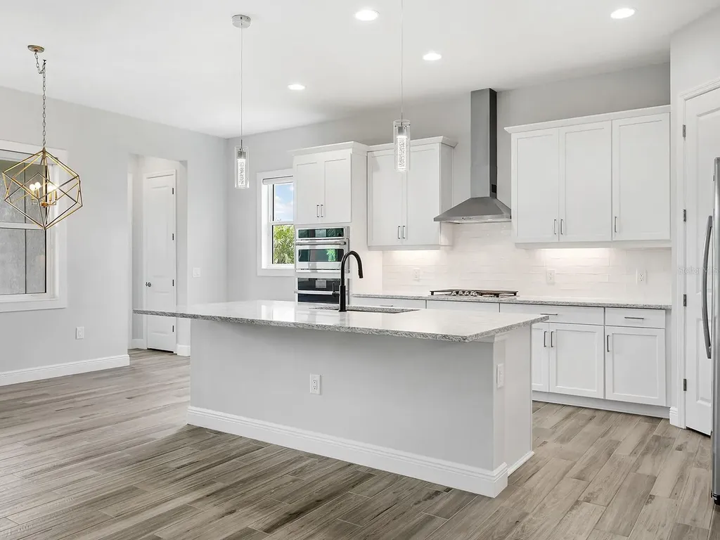 8282 Grande Shores Drive Sarasota FL 34240