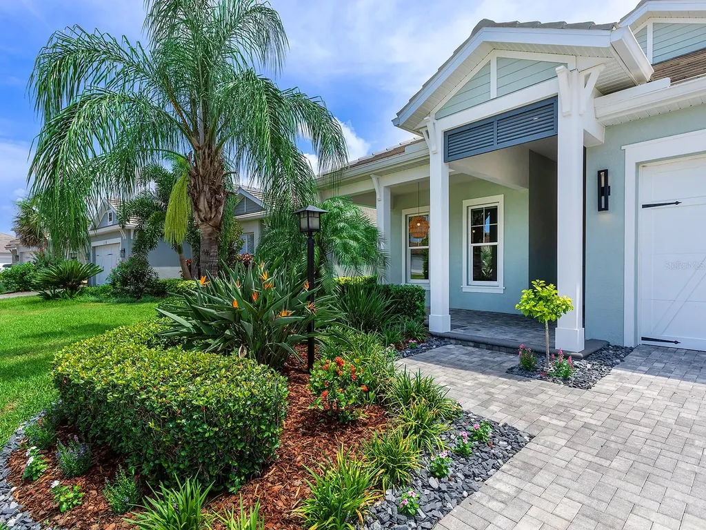 8282 Grande Shores Drive Sarasota FL 34240