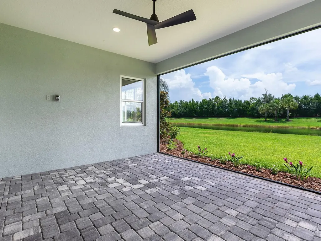 8282 Grande Shores Drive Sarasota FL 34240