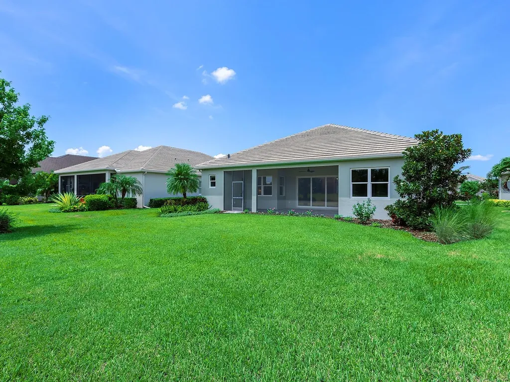 8282 Grande Shores Drive Sarasota FL 34240