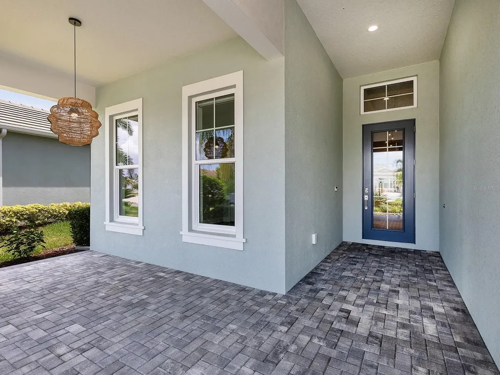 8282 Grande Shores Drive Sarasota FL 34240