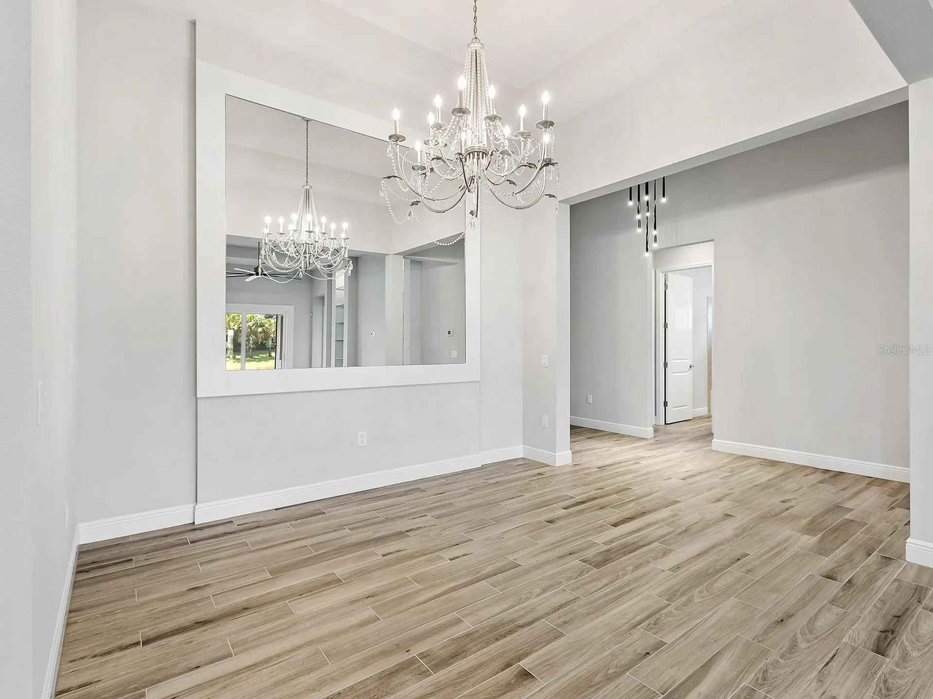8282 Grande Shores Drive Sarasota FL 34240