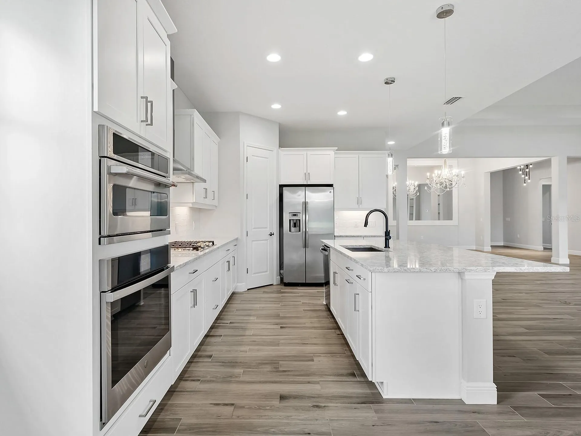 8282 Grande Shores Drive Sarasota FL 34240