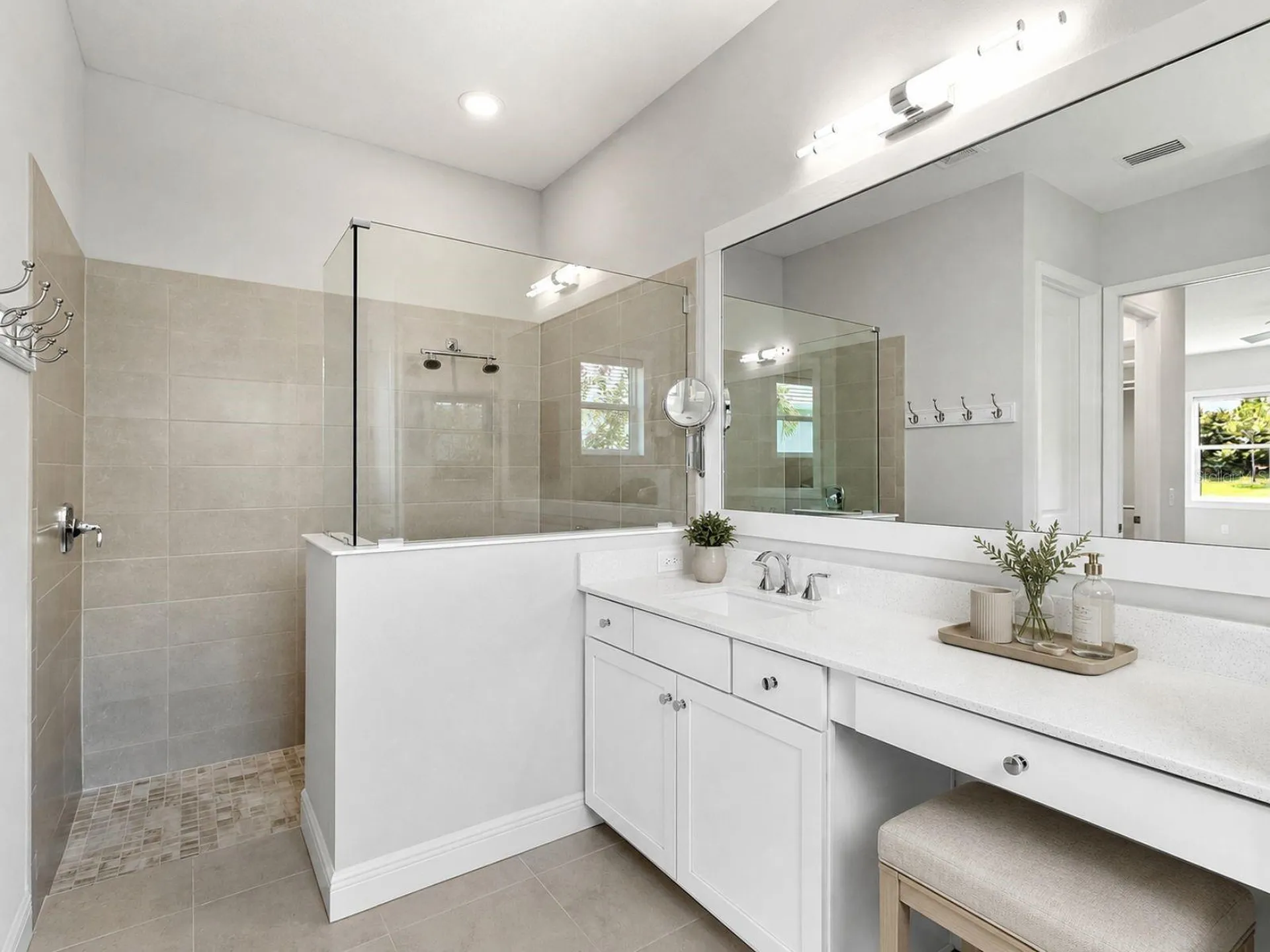 8282 Grande Shores Drive Sarasota FL 34240