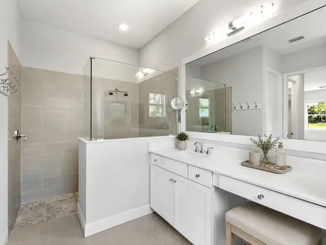 8282 Grande Shores Drive Sarasota FL 34240