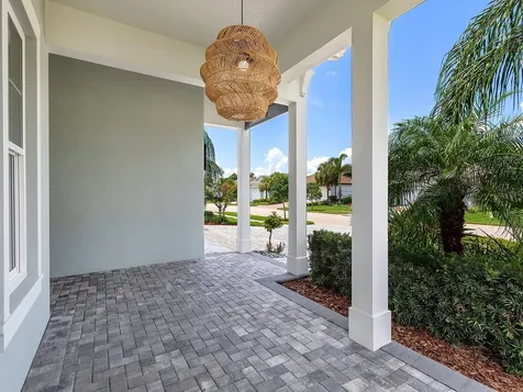 8282 Grande Shores Drive Sarasota FL 34240