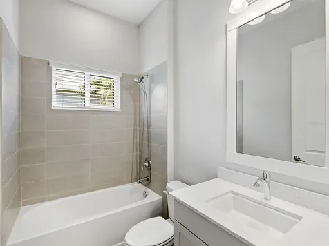 8282 Grande Shores Drive Sarasota FL 34240