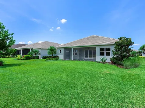 8282 Grande Shores Drive Sarasota FL 34240