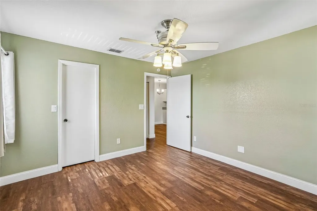 10263 Gandy Boulevard N St Petersburg FL 33702