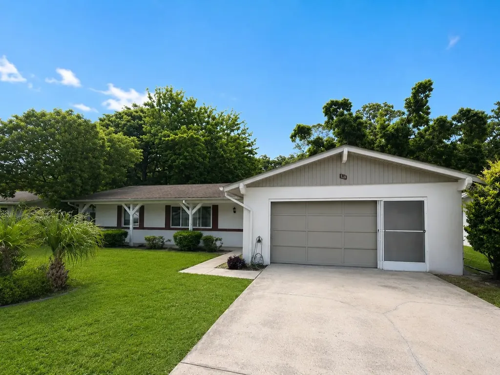 13 Courtney Place Palm Coast FL 32137