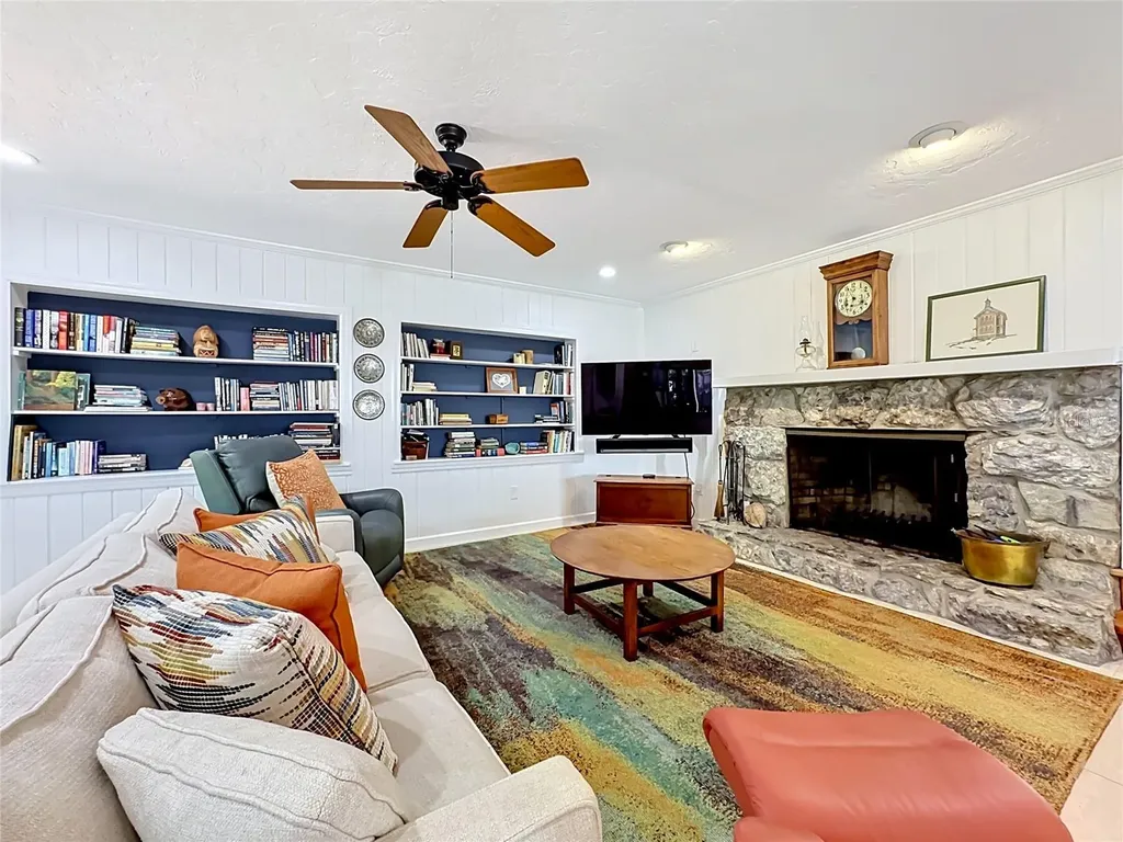 8005 17th Avenue W Bradenton FL 34209