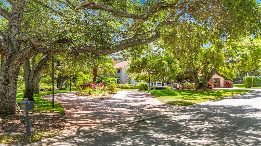 8005 17th Avenue W Bradenton FL 34209