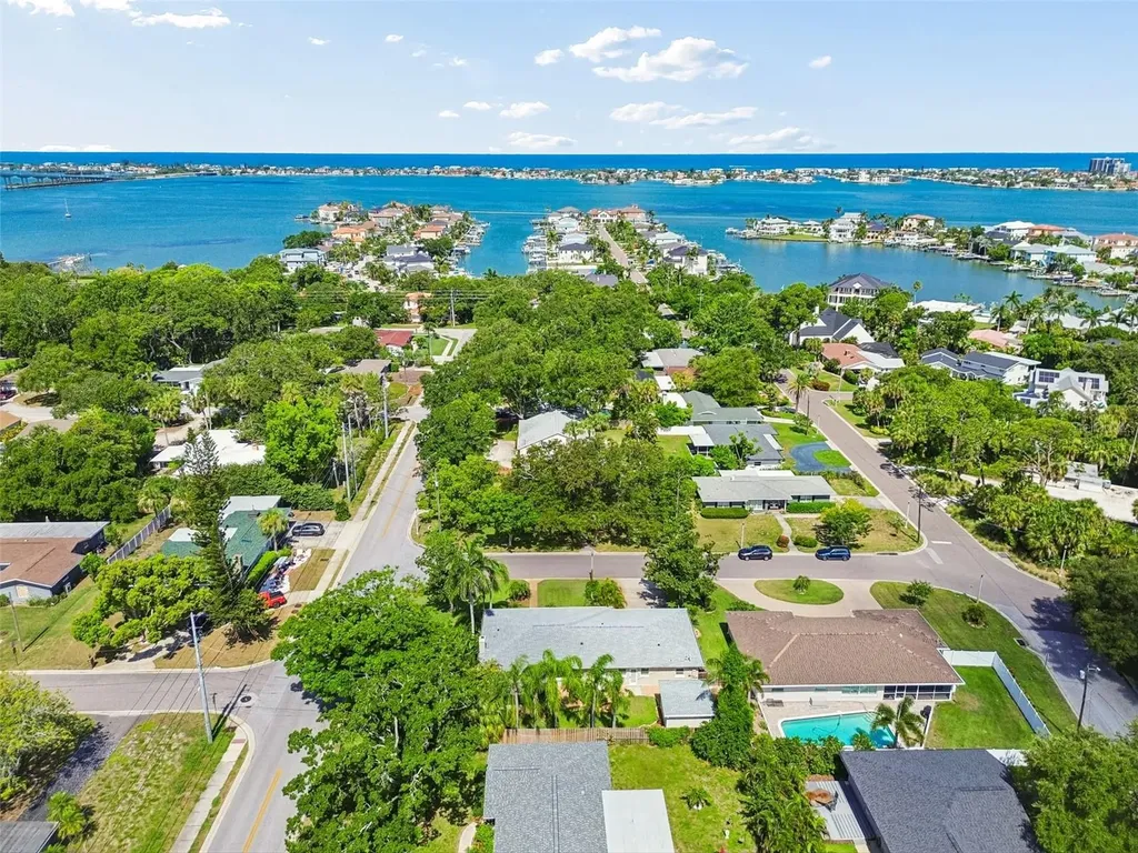 1743 Eagles Nest Drive Belleair FL 33756