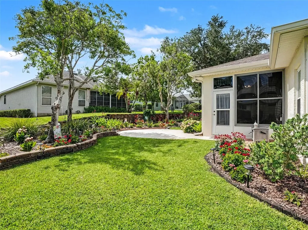 5366 Indian Ocean Loop Tavares FL 32778