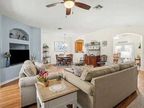 5366 Indian Ocean Loop Tavares FL 32778