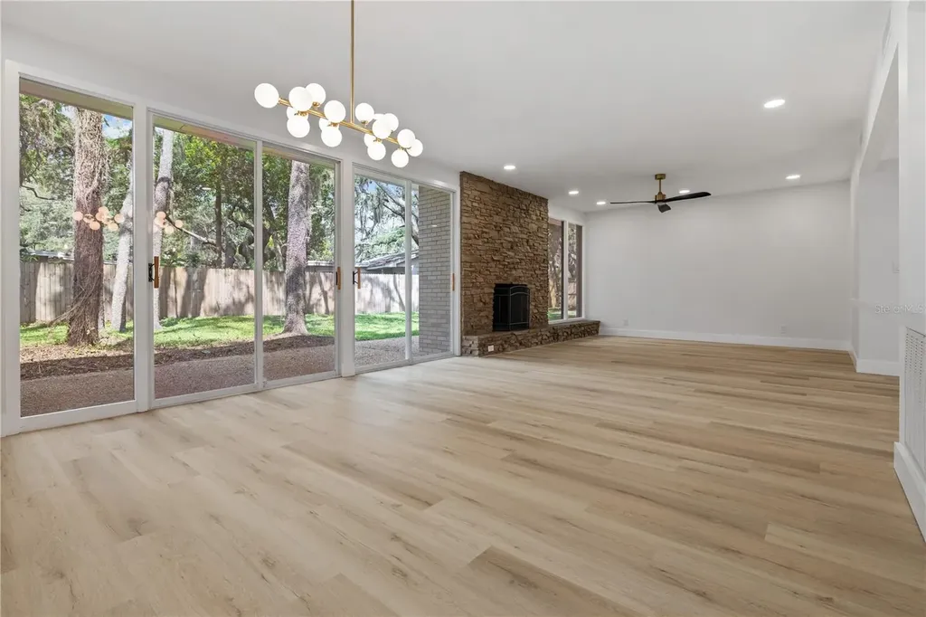 426 Fern Cliff Avenue Tampa FL 33617