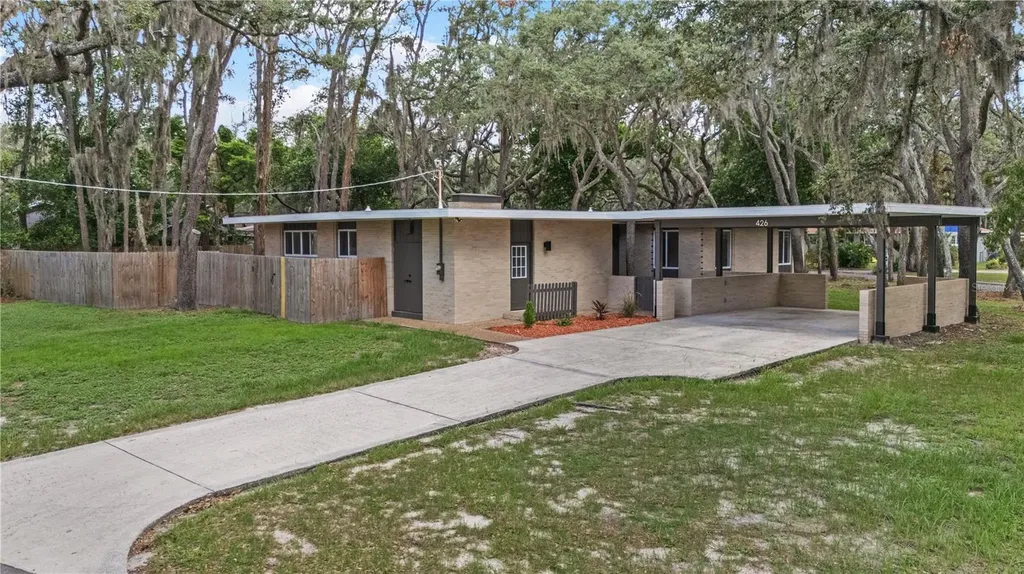 426 Fern Cliff Avenue Tampa FL 33617