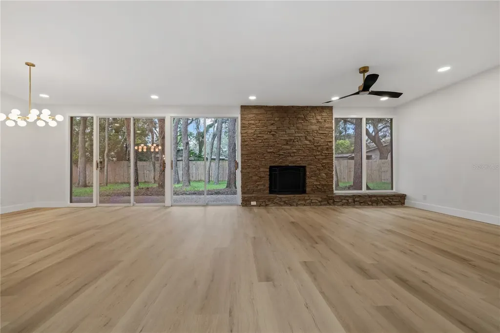 426 Fern Cliff Avenue Tampa FL 33617