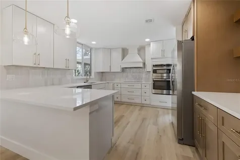 426 Fern Cliff Avenue Tampa FL 33617