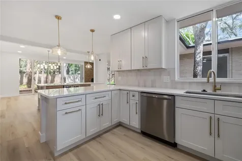 426 Fern Cliff Avenue Tampa FL 33617