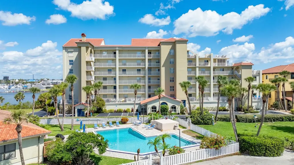 533 Marina Point Drive Daytona Beach FL 32114