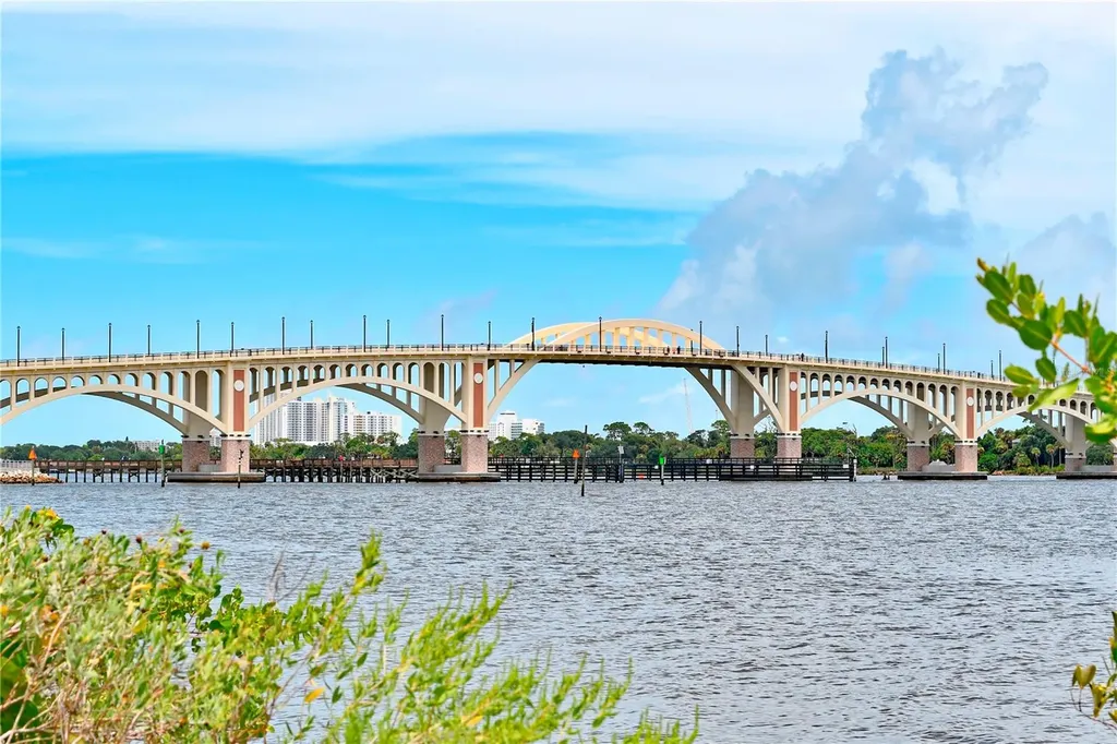 533 Marina Point Drive Daytona Beach FL 32114