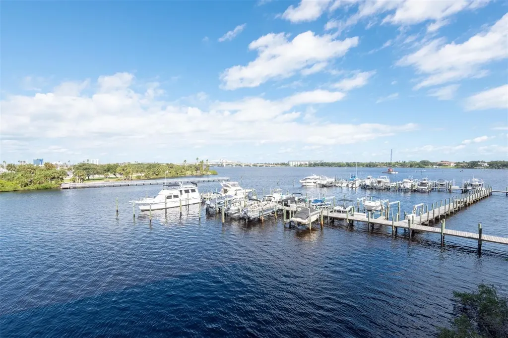 533 Marina Point Drive Daytona Beach FL 32114