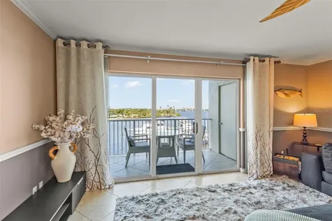 533 Marina Point Drive Daytona Beach FL 32114