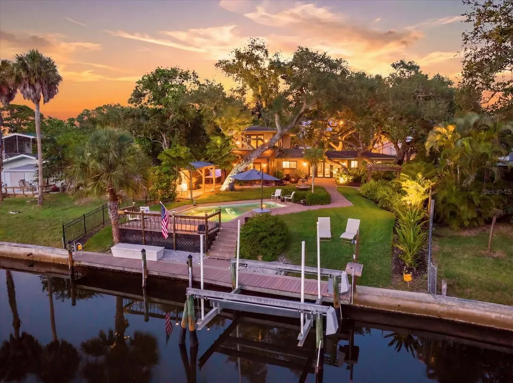 1827 Baywood Drive Sarasota FL 34231