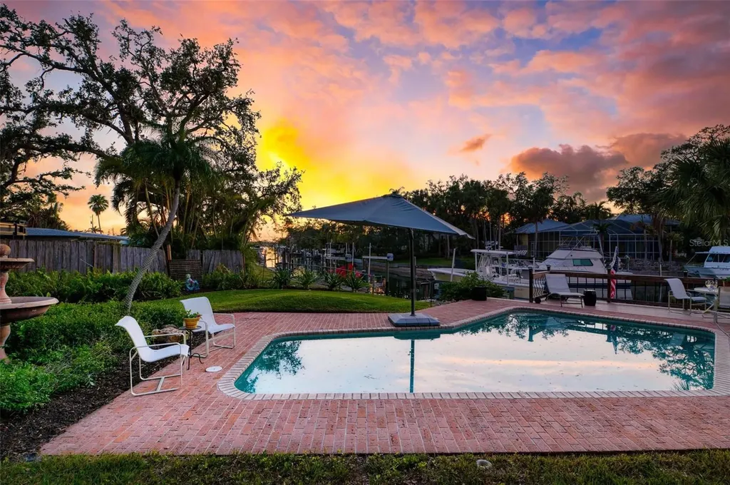 1827 Baywood Drive Sarasota FL 34231