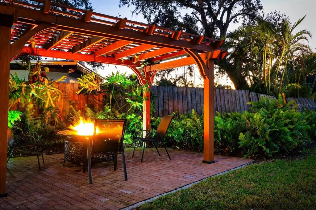1827 Baywood Drive Sarasota FL 34231