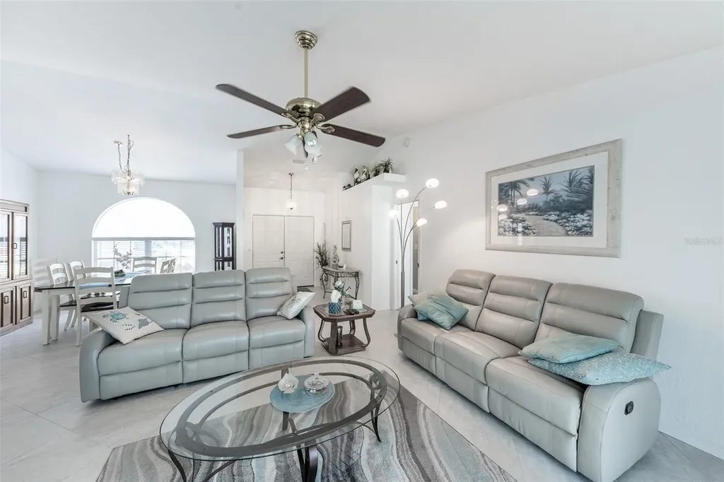 538 W Cashew Punta Gorda FL 33955