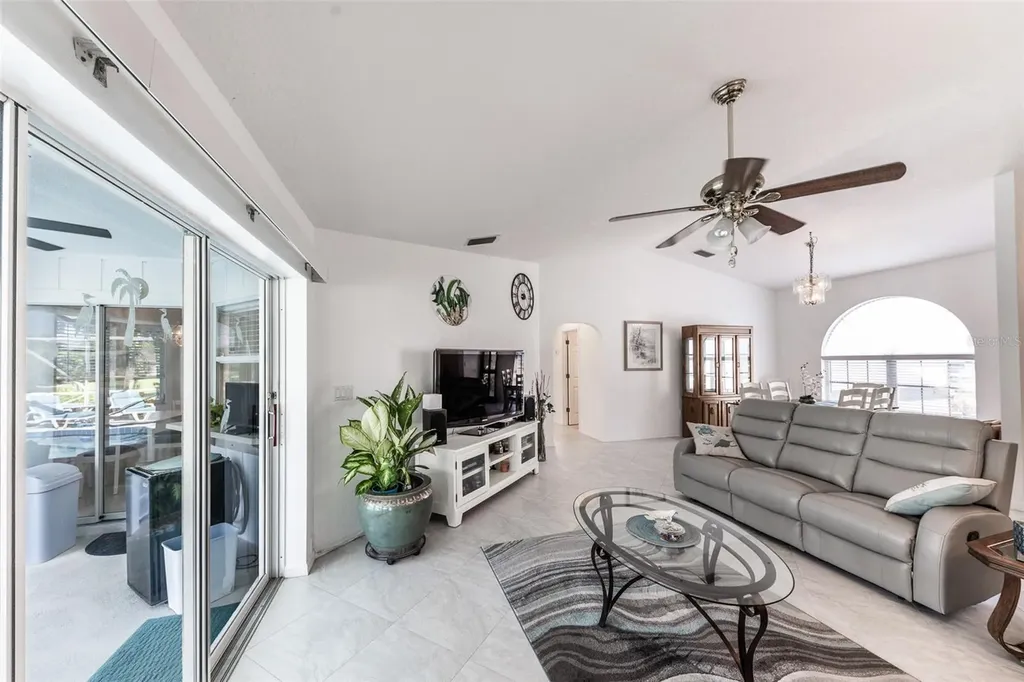 538 W Cashew Punta Gorda FL 33955