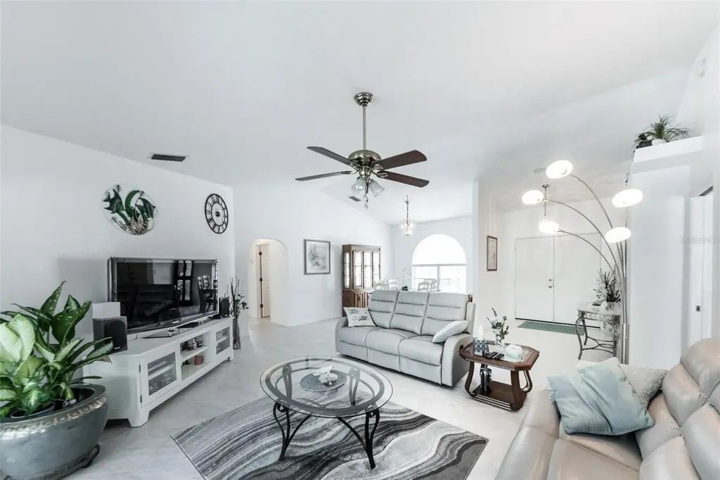 538 W Cashew Punta Gorda FL 33955