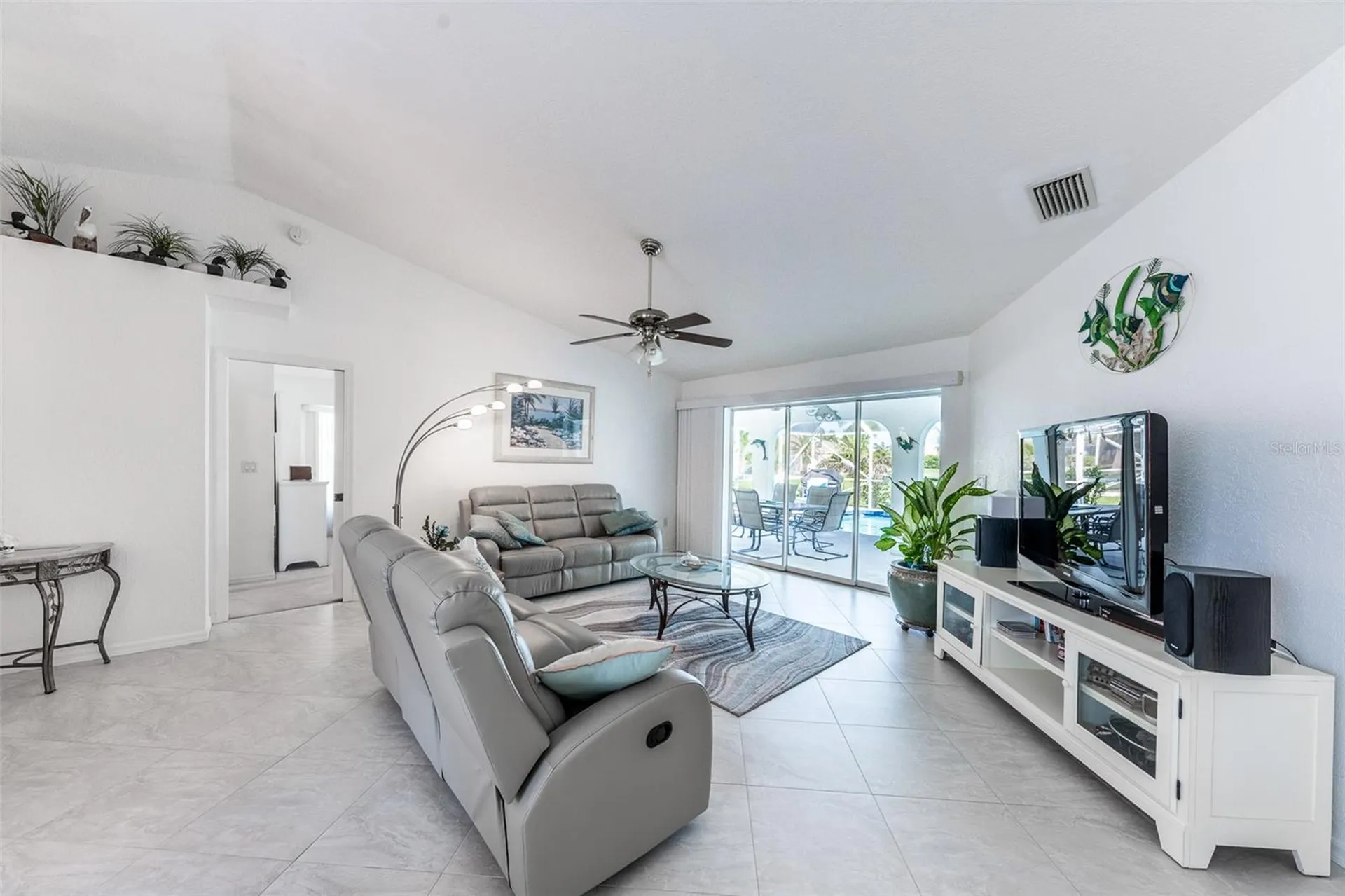538 W Cashew Punta Gorda FL 33955