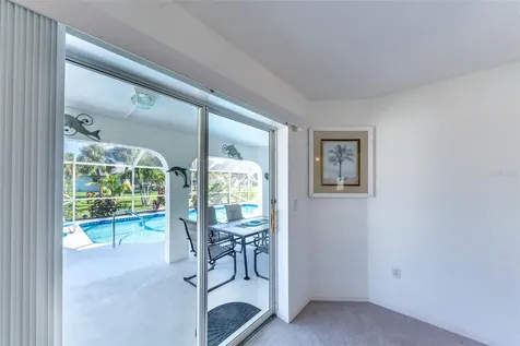 538 W Cashew Punta Gorda FL 33955