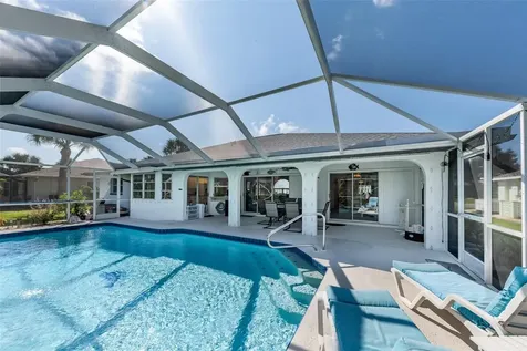538 W Cashew Punta Gorda FL 33955