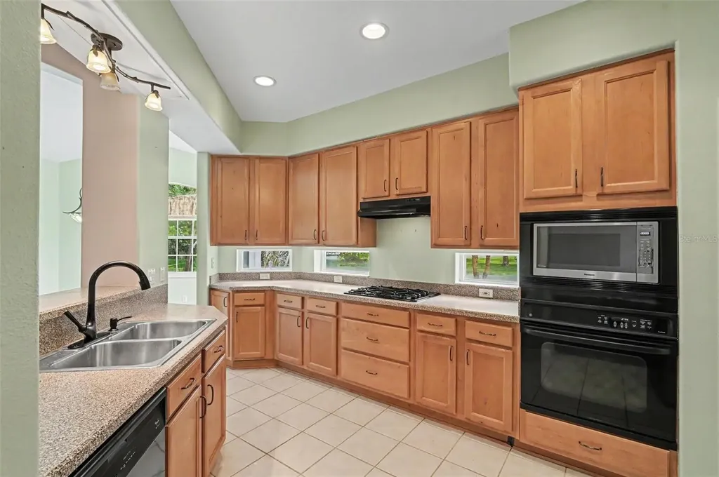 2852 Cape Horn Court Tavares FL 32778