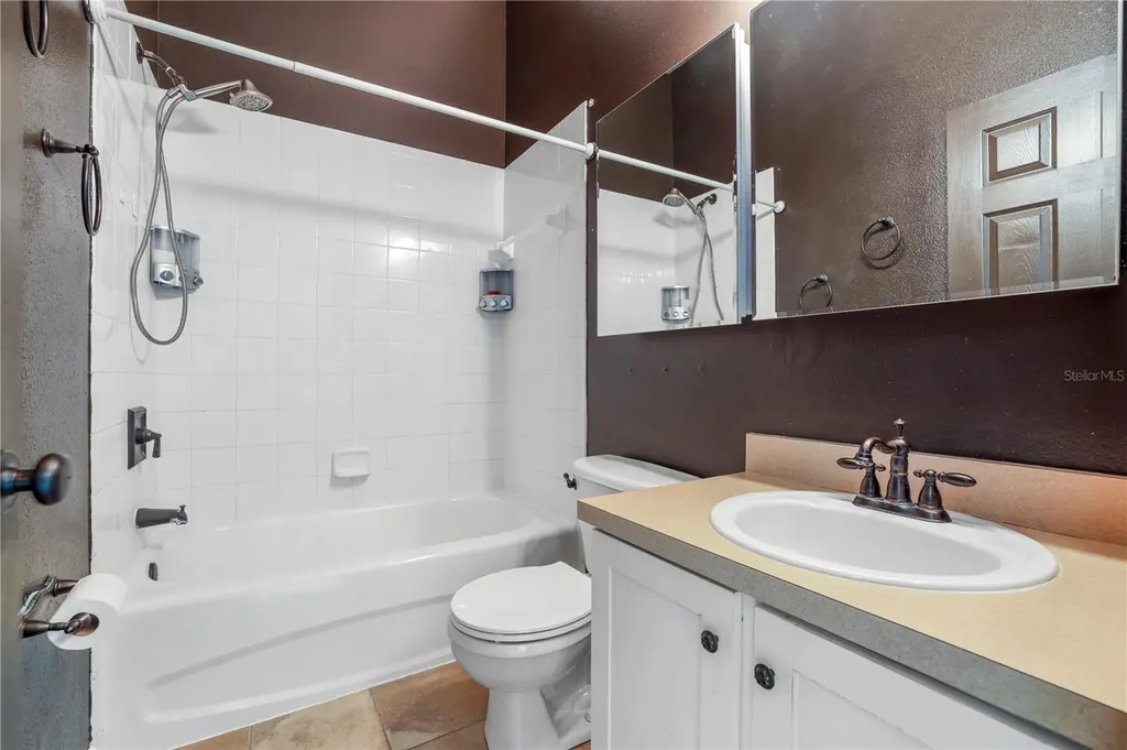 6130 Osprey Lake Circle Riverview FL 33578