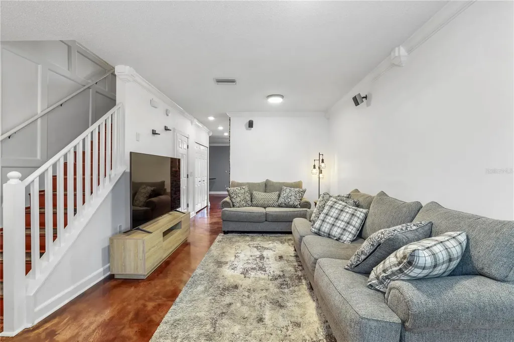 6130 Osprey Lake Circle Riverview FL 33578