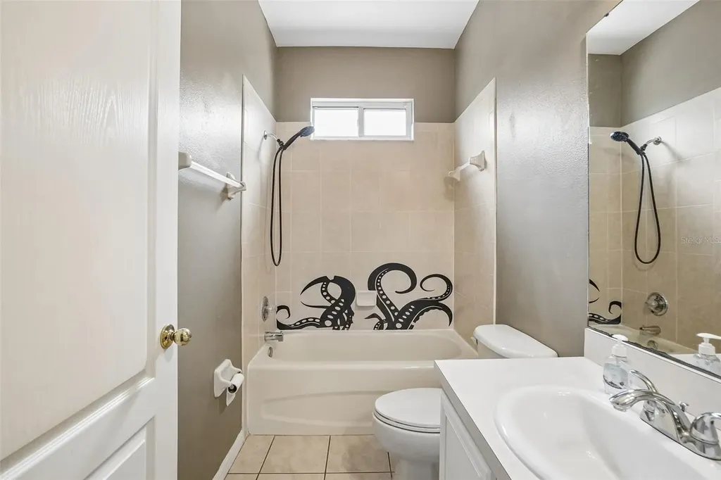 6111 Gannetside Place Lithia FL 33547